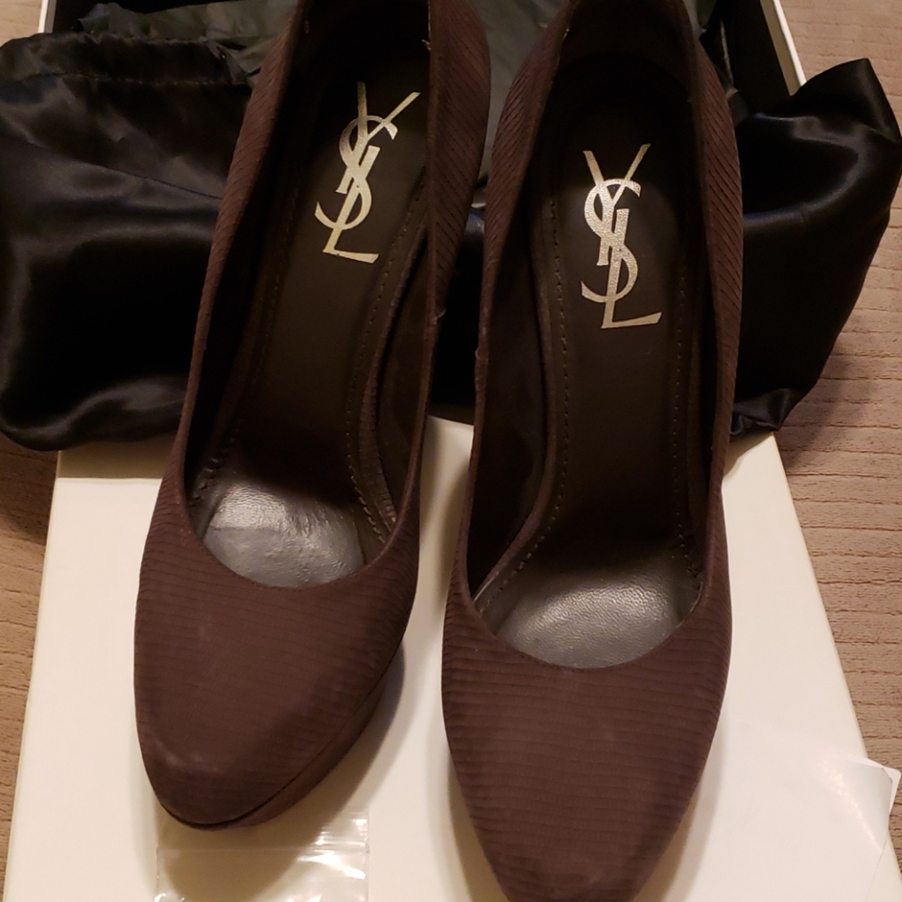 YSL pump 39
